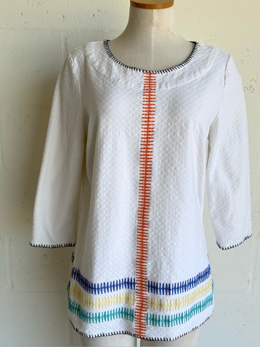 Soft surroundings tunic small White Embroidered Multicolor Trim whipstitch